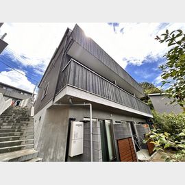 高幡不動駅より徒歩8分 築4年10ヶ月 3階建の賃貸物件