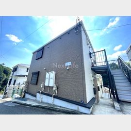 上大岡駅より徒歩15分 築6年2ヶ月 3階建の賃貸物件