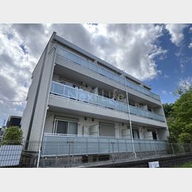 南大沢駅より徒歩14分 3階 築8年9ヶ月の賃貸物件