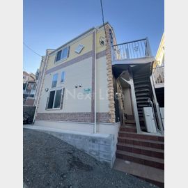 神奈川新町駅より徒歩11分 2階 築3年の賃貸物件