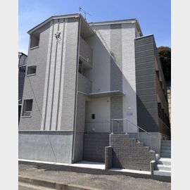 中山駅より徒歩8分 新築 3階建の賃貸物件