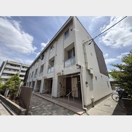 桜街道駅より徒歩4分 築9年2ヶ月 3階建の賃貸物件