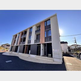 立川駅よりバス35分 築1年10ヶ月 3階建の賃貸物件