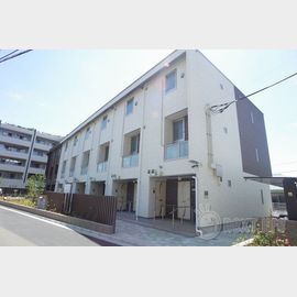 桜街道駅より徒歩4分 築8年7ヶ月 3階建の賃貸物件