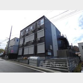 稲城駅より徒歩7分 築4年 3階建の賃貸物件