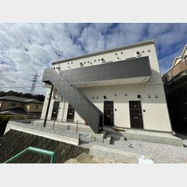 大塚・帝京大学駅より徒歩4分 築2年1ヶ月 2階建の賃貸物件