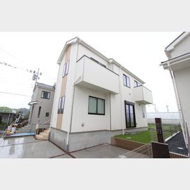八王子駅よりバス27分 築2年2ヶ月 2階建の賃貸物件