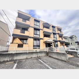 南大沢駅よりバス13分 3階 築34年2ヶ月の賃貸物件