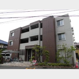 日吉駅より徒歩17分 1階 築8年の賃貸物件