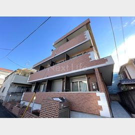 西調布駅より徒歩7分 築7年1ヶ月 3階建の賃貸物件