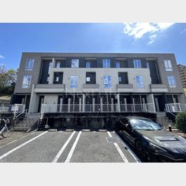 南大沢駅より徒歩19分 築12年5ヶ月 3階建の賃貸物件