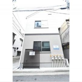 阪東橋駅より徒歩7分 1階 築8年5ヶ月の賃貸物件