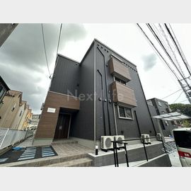 武蔵新城駅より徒歩16分 新築 3階建の賃貸物件