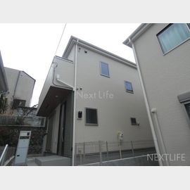 百合ヶ丘駅より徒歩17分 築3年5ヶ月 2階建の賃貸物件