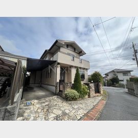 新百合ヶ丘駅より徒歩10分 築26年8ヶ月 2階建の賃貸物件