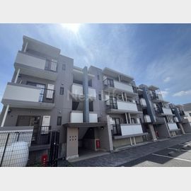 昭島駅より徒歩16分 築23年3ヶ月 3階建の賃貸物件