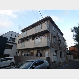 久地駅より徒歩6分 築7年1ヶ月 3階建の賃貸物件