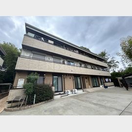 武蔵新城駅より徒歩18分 3階 築8年2ヶ月の賃貸物件