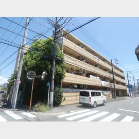 元住吉駅よりバス10分 3階 築25年2ヶ月の賃貸物件
