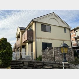 鶴見駅よりバス1分 築24年3ヶ月 2階建の賃貸物件