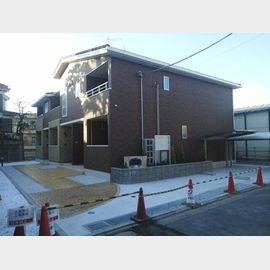 日吉駅よりバス13分 築11年5ヶ月 2階建の賃貸物件