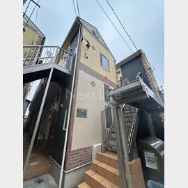 川崎駅よりバス10分 築6年2ヶ月 2階建の賃貸物件