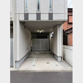 鈴木町駅より徒歩17分 築14年7ヶ月 3階建の賃貸物件