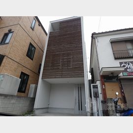 平間駅より徒歩6分 築13年9ヶ月 3階建の賃貸物件
