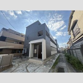浅野駅より徒歩10分 築6年8ヶ月 3階建の賃貸物件