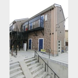 日吉駅より徒歩11分 2階 築6年の賃貸物件