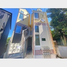 黄金町駅より徒歩15分 1階 築2年11ヶ月の賃貸物件