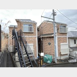 中山駅より徒歩10分 2階 築11年7ヶ月の賃貸物件