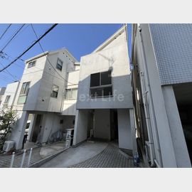 綱島駅より徒歩9分 築19年3ヶ月 3階建の賃貸物件