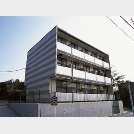 井土ヶ谷駅よりバス15分 築19年4ヶ月 3階建の賃貸物件