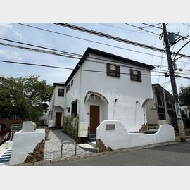 中山駅より徒歩15分 新築 2階建の賃貸物件