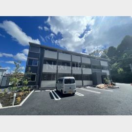 鶴川駅より徒歩5分 3階 築2年の賃貸物件