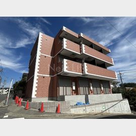 十日市場駅より徒歩15分 新築 3階建の賃貸物件