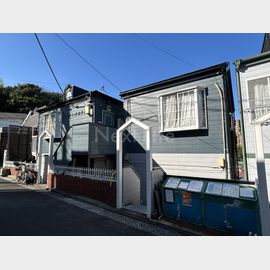 山手駅より徒歩13分 築35年2ヶ月 2階建の賃貸物件