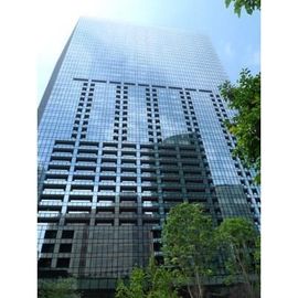 西新宿駅より徒歩8分 築15年7ヶ月 44階建の賃貸物件