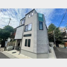 白金台駅より徒歩8分 築1年2ヶ月 3階建の賃貸物件