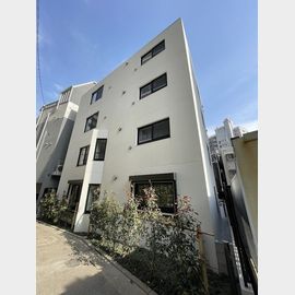 目黒駅より徒歩7分 築1年8ヶ月 4階建の賃貸物件