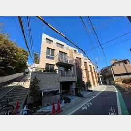 代々木上原駅より徒歩6分 築2年5ヶ月 2階建の賃貸物件