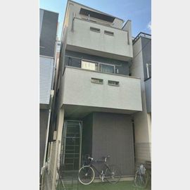代々木駅より徒歩3分 築16年7ヶ月 3階建の賃貸物件