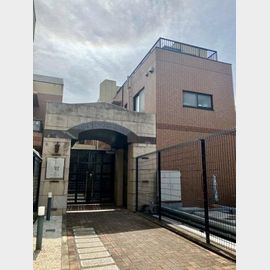代々木上原駅より徒歩4分 築23年11ヶ月 2階建の賃貸物件