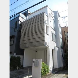渋谷駅より徒歩11分 築20年11ヶ月 3階建の賃貸物件