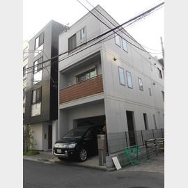 代々木公園駅より徒歩7分 築12年3ヶ月 3階建の賃貸物件
