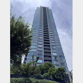 六本木駅より徒歩3分 築14年10ヶ月 39階建の賃貸物件