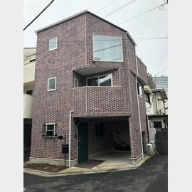 恵比寿駅より徒歩5分 築13年10ヶ月 3階建の賃貸物件