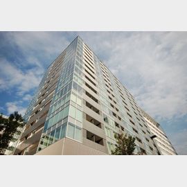 明治神宮前駅より徒歩6分 築17年7ヶ月 16階建の賃貸物件