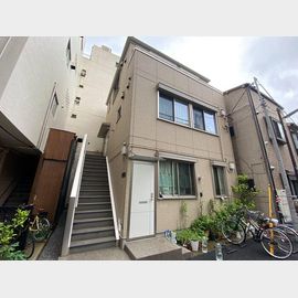根津駅より徒歩1分 築10年5ヶ月 3階建の賃貸物件